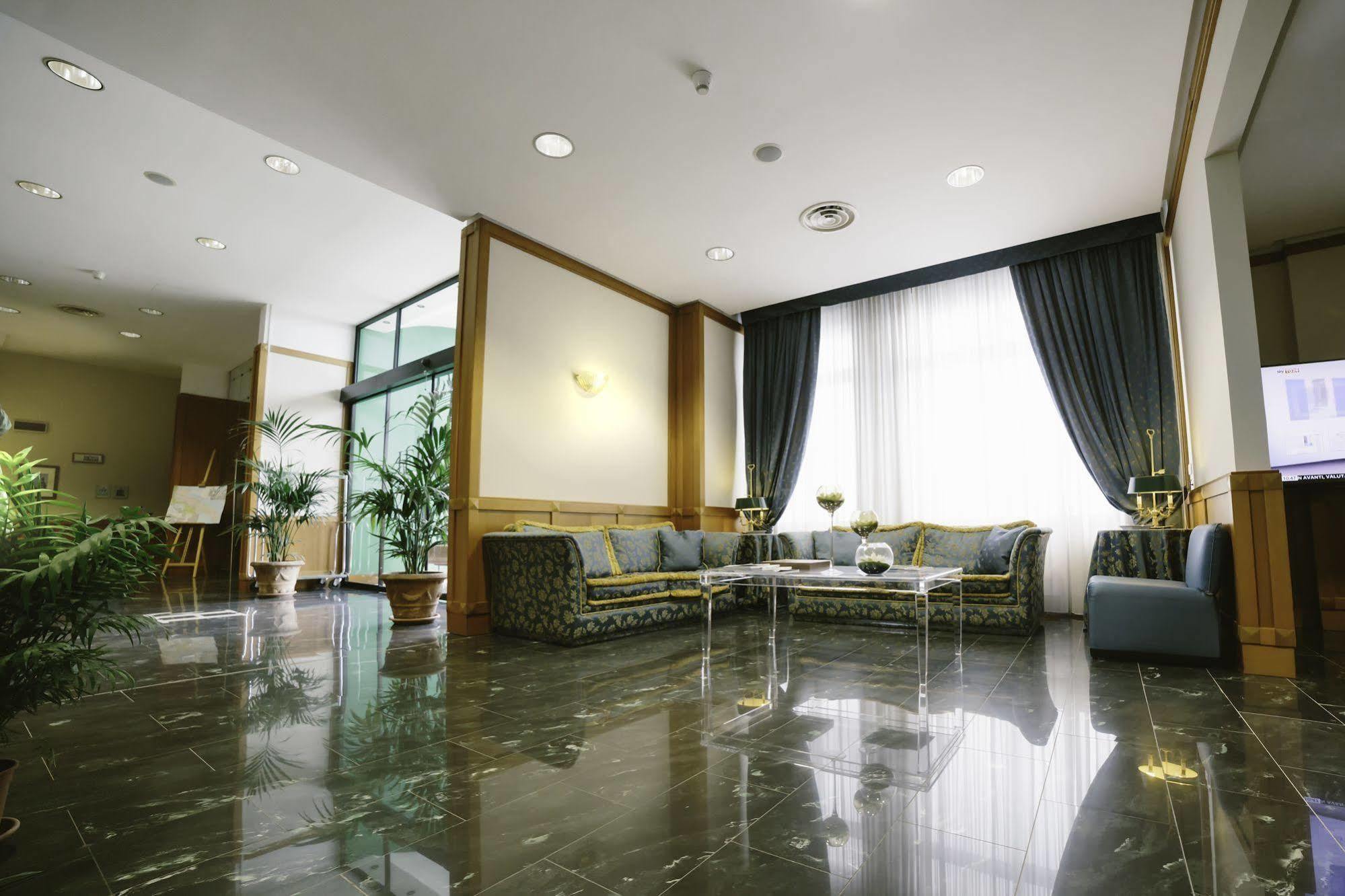 Hotel Residence Federiciano Valenzano Exteriör bild